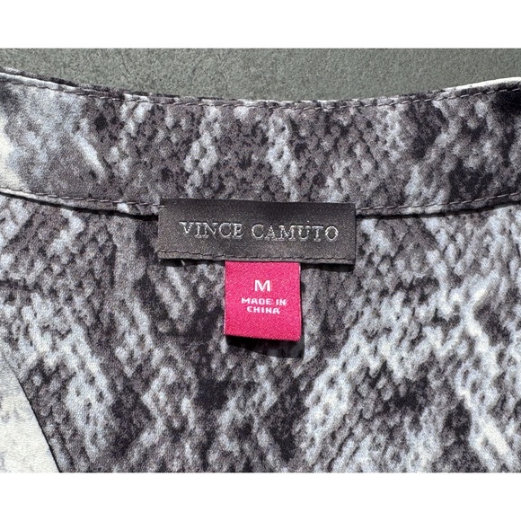 Vince Camuto‎ Gray Snakeskin Print Hi/Low Top Sz Medium - Picture 2 of 3